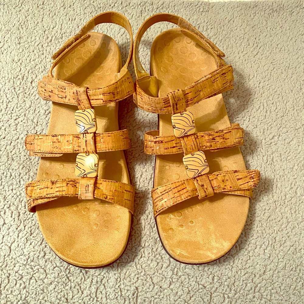 Vionic cork sandals size 9 GUC